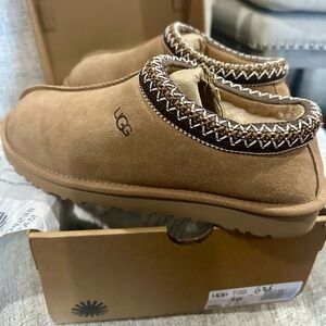 UGG Tasman slippers. Women’s size 8
